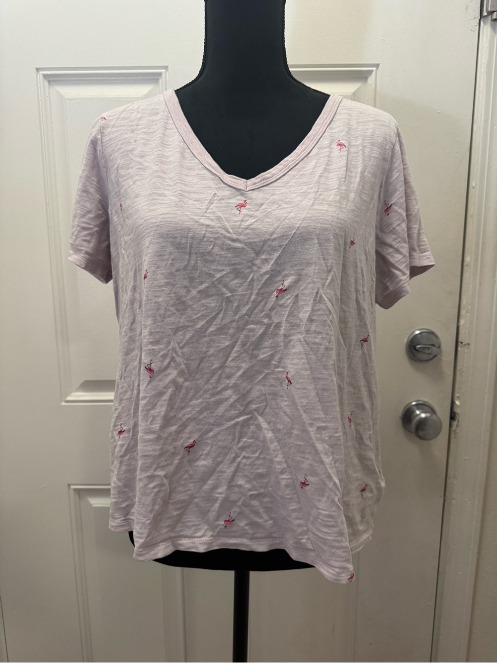 Old Navy Light Pink V-Neck Tee with Pink Flamingos 0254